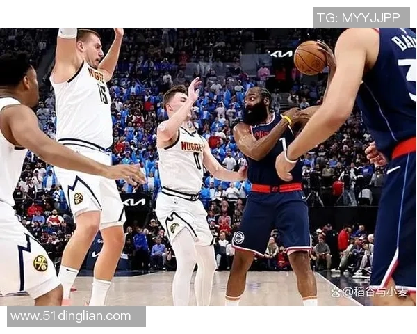 掘金与快船激战正酣约老师领衔指挥精彩对决
